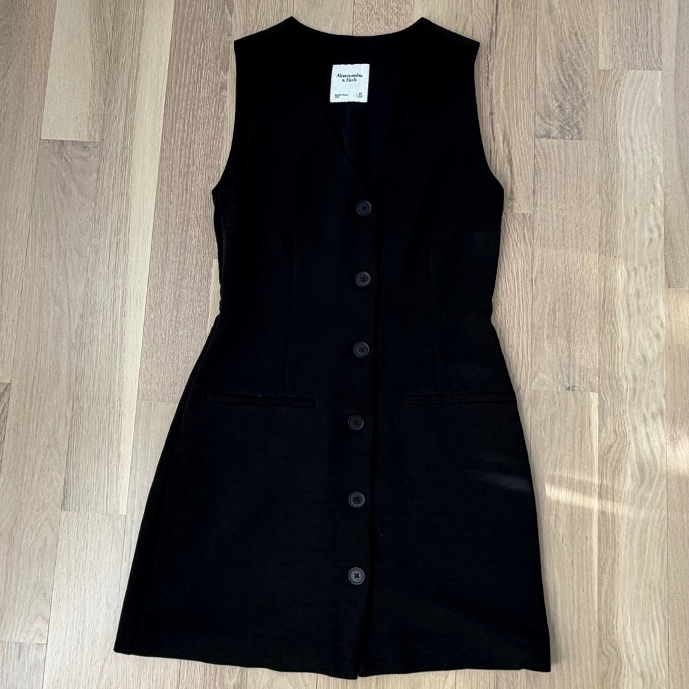 Abercrombie & Fitch Black Sleeveless Button-Front Mini Dress